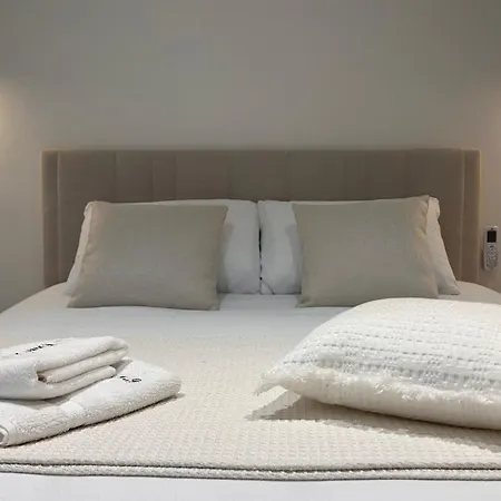 Le Chai N°9, Demeure Et Gites De Charme Montblanc Exterior foto