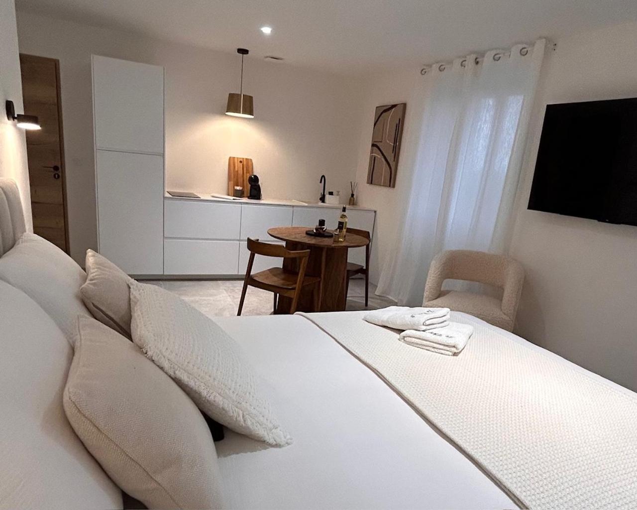 Apartment Le Chai N°9, Demeure Et De Charme Montblanc